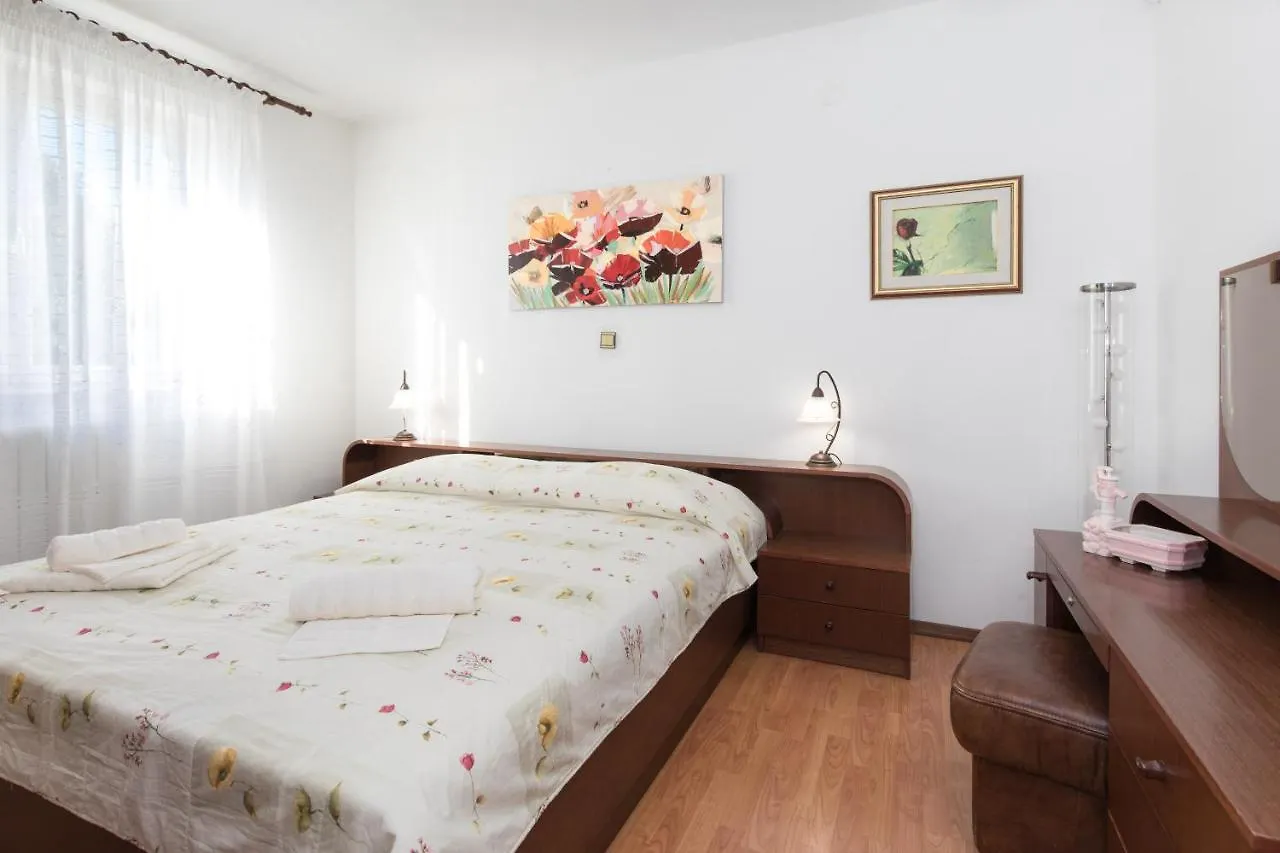 Apartmani Paradiso Krk Town 0*,  Kroatien